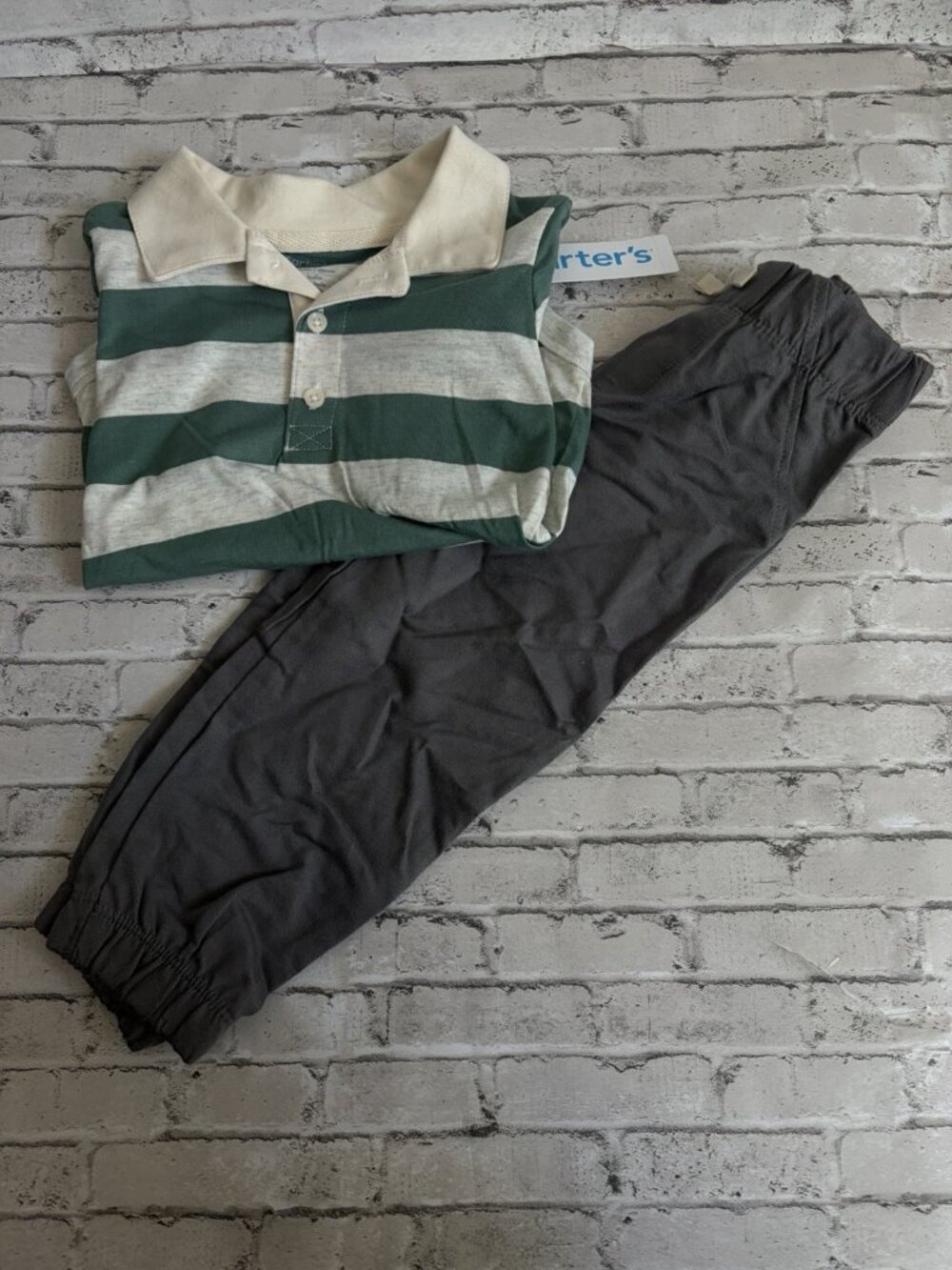 Carter’s 2 Piece Green/Grey Bodysuit And Pants Toddler Boys Size 24M NWT